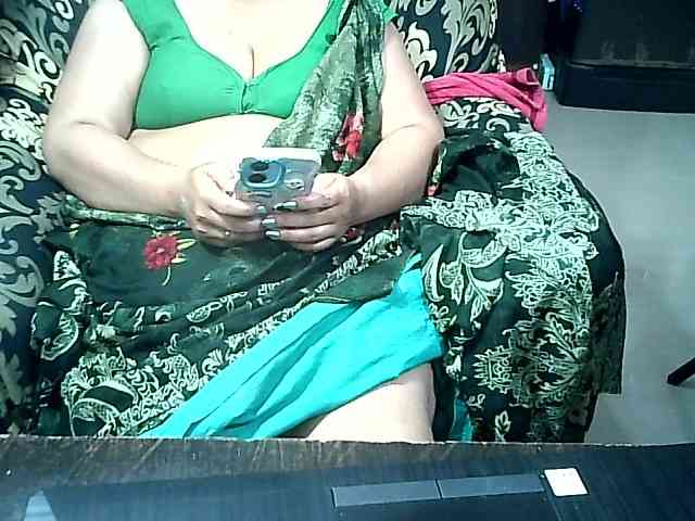 Indianbhabhimilf40 webcam