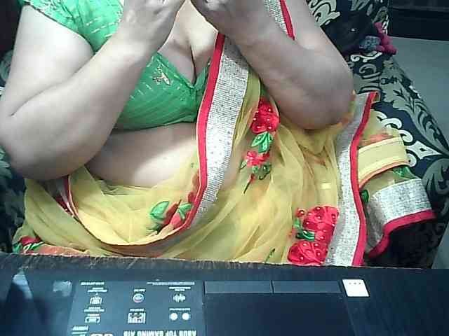 Indianbhabhimilf40 webcam