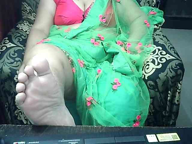 Indianbhabhimilf40 webcam