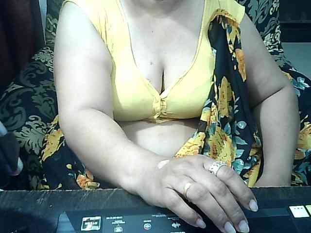 Indianbhabhimilf40 webcam