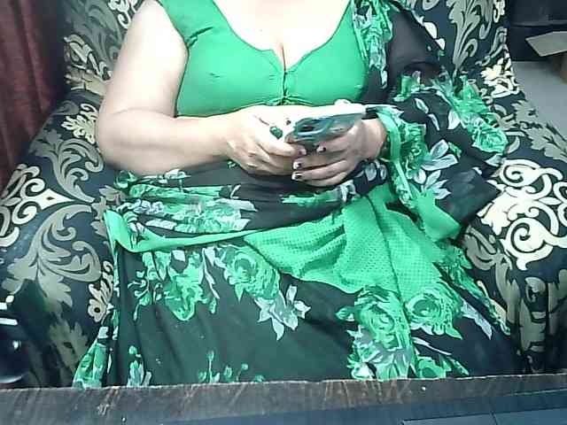 Indianbhabhimilf40 webcam