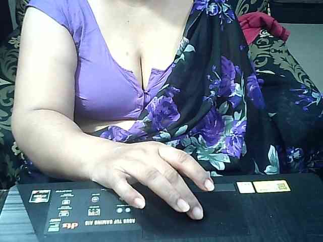 Indianbhabhimilf40 webcam