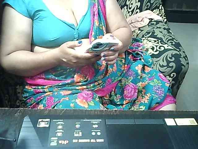 Indianbhabhimilf40 webcam