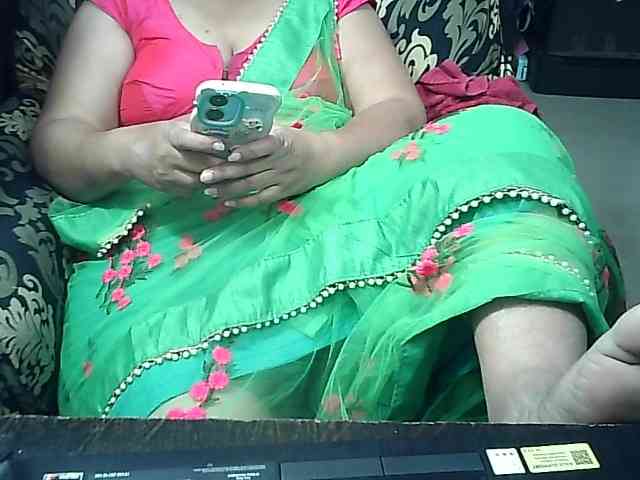 Indianbhabhimilf40 webcam