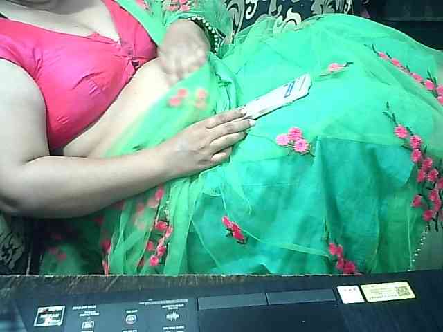 Indianbhabhimilf40 webcam