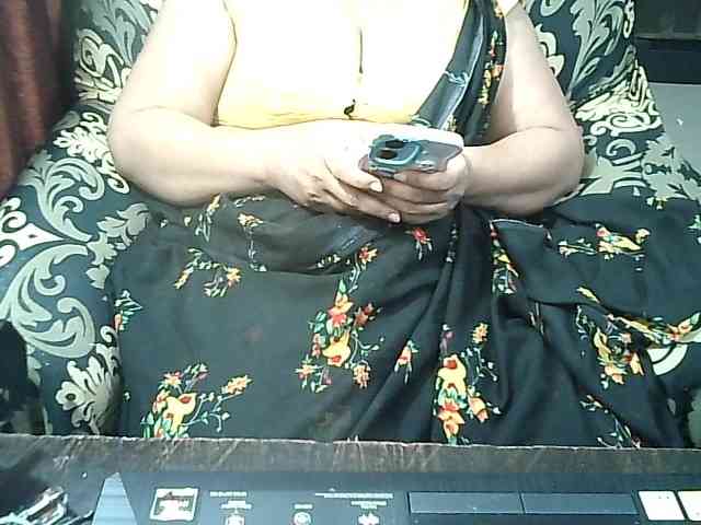 Indianbhabhimilf40 webcam