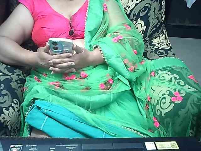 Indianbhabhimilf40 webcam