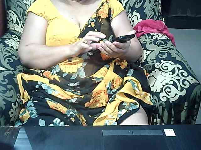 Indianbhabhimilf40 webcam