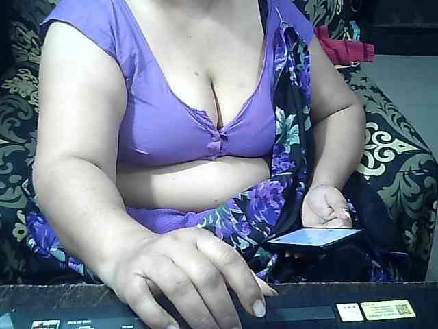 Indianbhabhimilf40 webcam