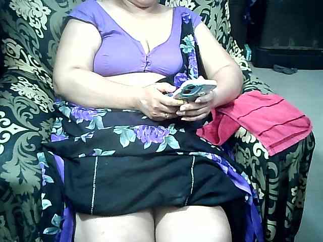Indianbhabhimilf40 webcam