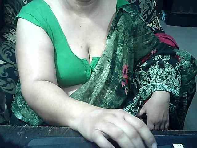 Indianbhabhimilf40 webcam