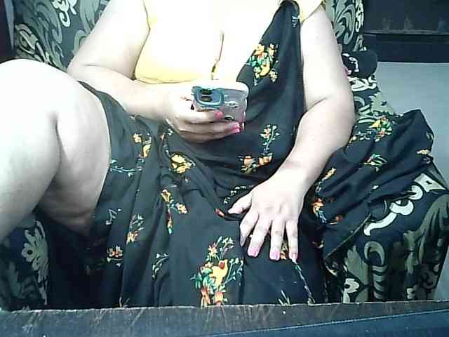 Indianbhabhimilf40 webcam