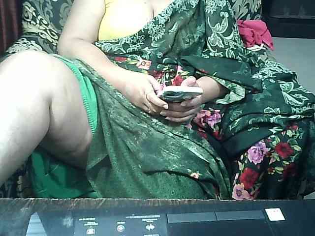 Indianbhabhimilf40 webcam