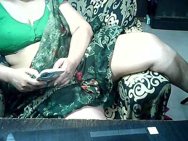 Indianbhabhimilf40 webcam