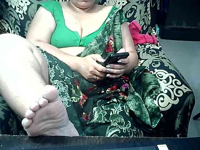 Indianbhabhimilf40 webcam