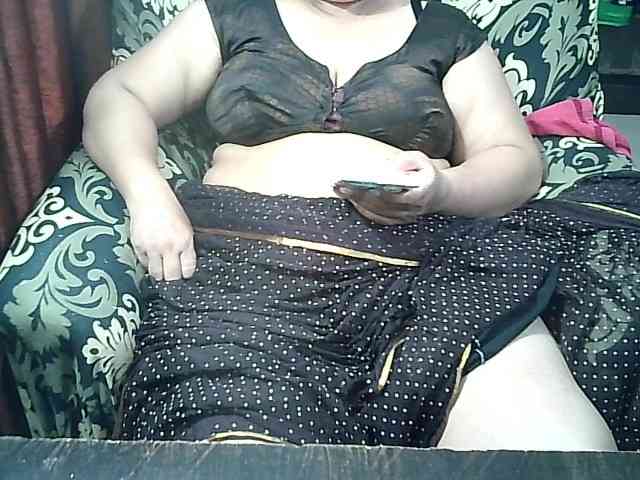 Indianbhabhimilf40 webcam