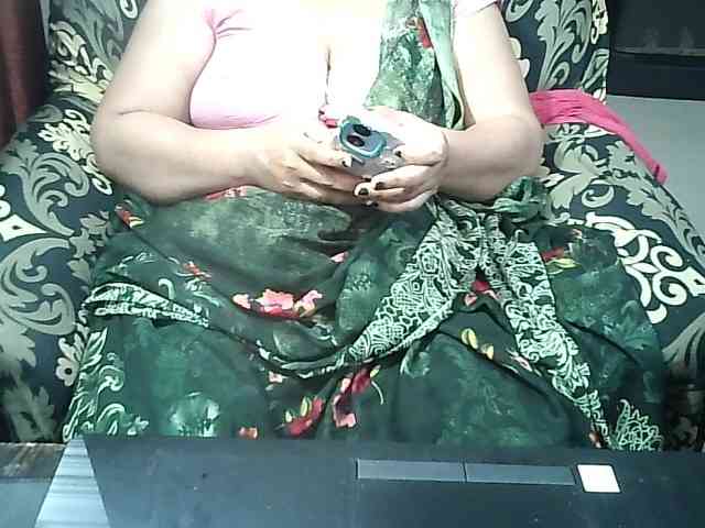 Indianbhabhimilf40 webcam