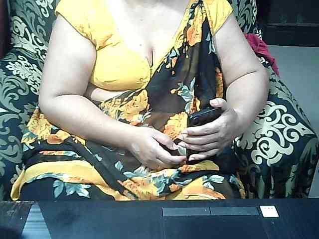 Indianbhabhimilf40 webcam