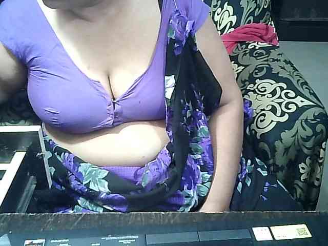 Indianbhabhimilf40 webcam