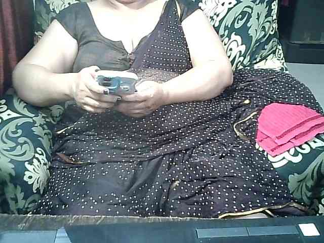 Indianbhabhimilf40 webcam