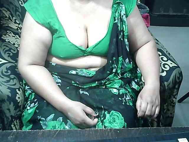 Indianbhabhimilf40 webcam
