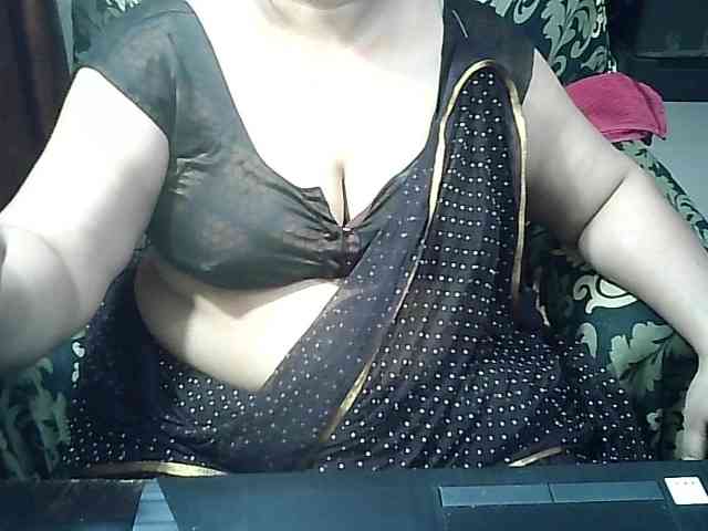 Indianbhabhimilf40 webcam