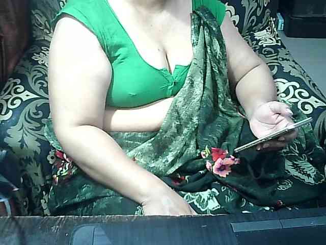 Indianbhabhimilf40 webcam