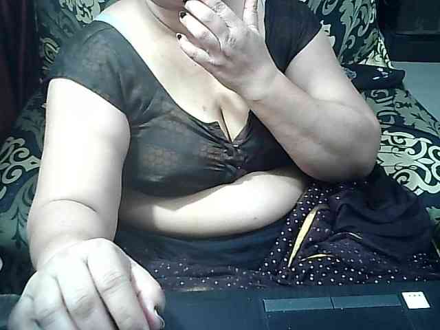 Indianbhabhimilf40 webcam