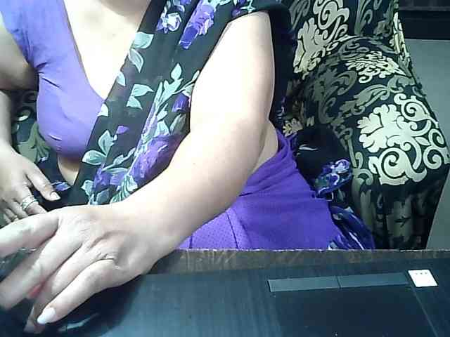 Indianbhabhimilf40 webcam