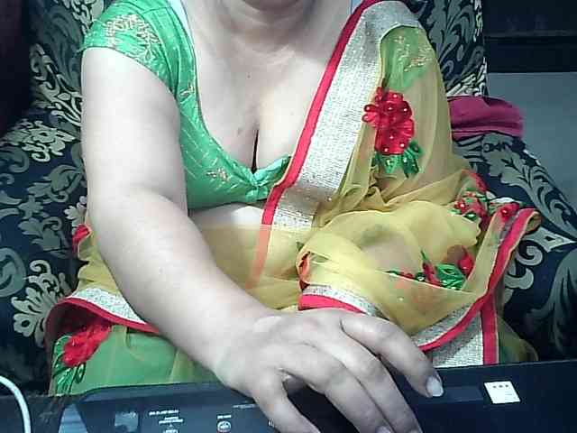 Indianbhabhimilf40 webcam