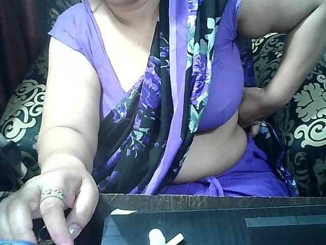 Indianbhabhimilf40 webcam