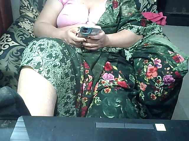 Indianbhabhimilf40 webcam