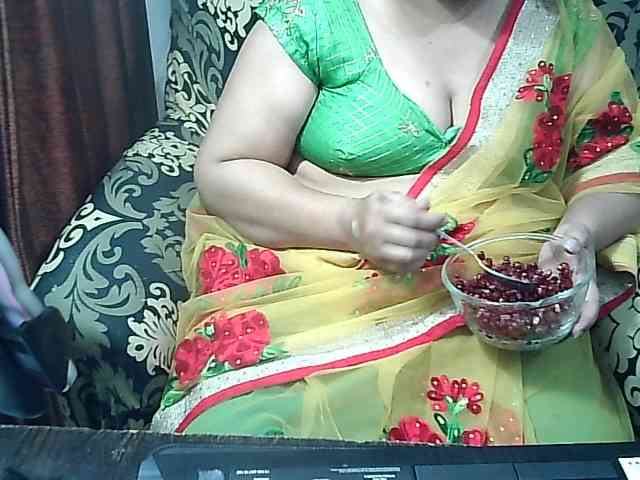 Indianbhabhimilf40 webcam