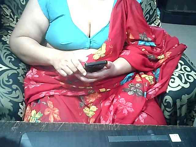 Indianbhabhimilf40 webcam