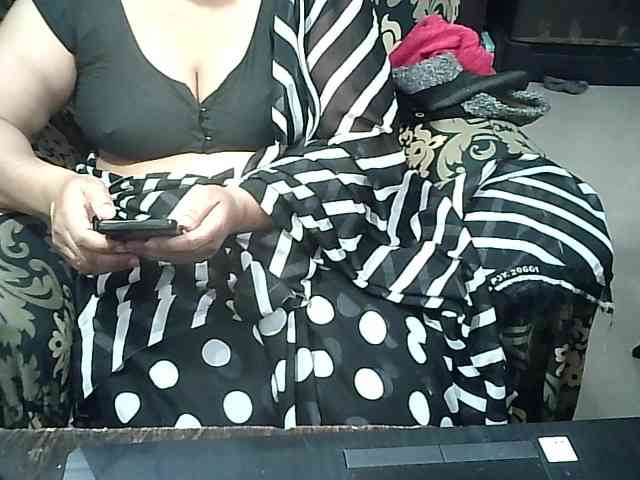 Indianbhabhimilf40 webcam