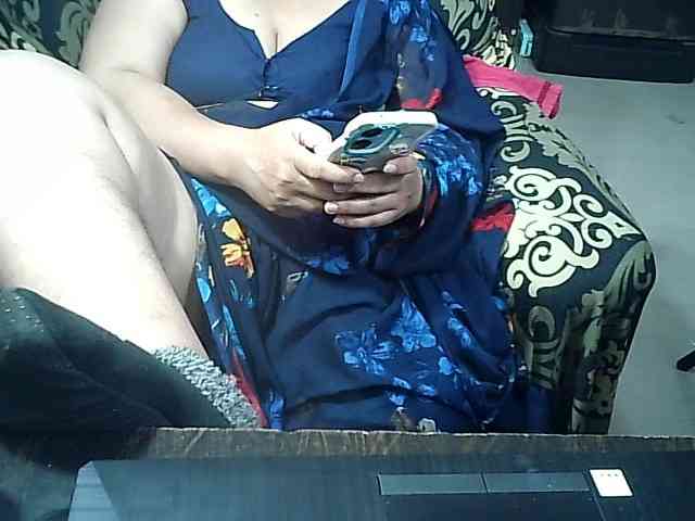 Indianbhabhimilf40 webcam