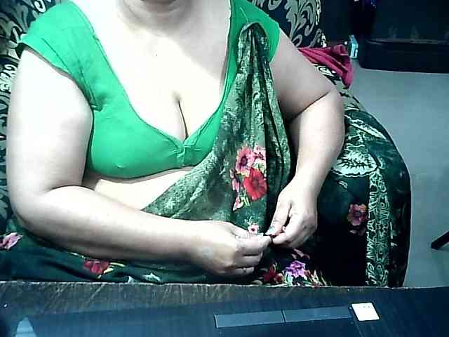 Indianbhabhimilf40 webcam
