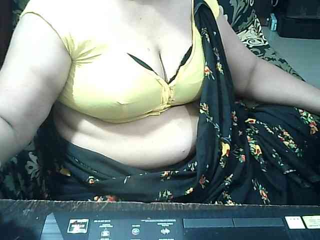 Indianbhabhimilf40 webcam