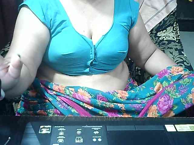 Indianbhabhimilf40 webcam