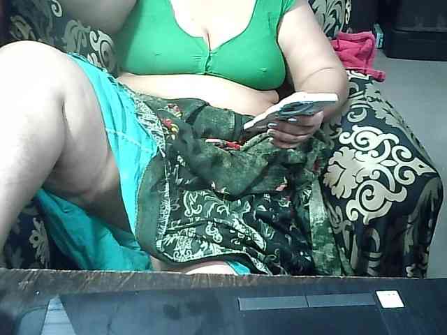 Indianbhabhimilf40 webcam