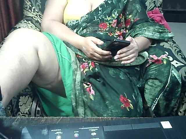 Indianbhabhimilf40 webcam