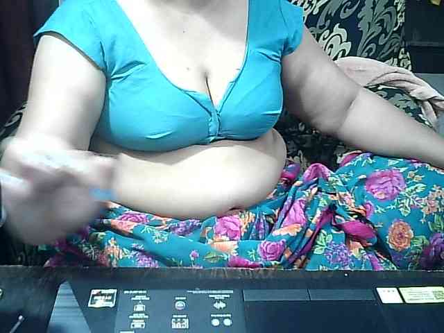 Indianbhabhimilf40 webcam