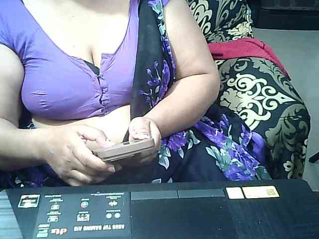 Indianbhabhimilf40 webcam