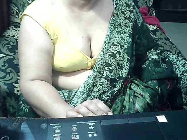 Indianbhabhimilf40 webcam