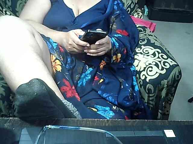Indianbhabhimilf40 webcam