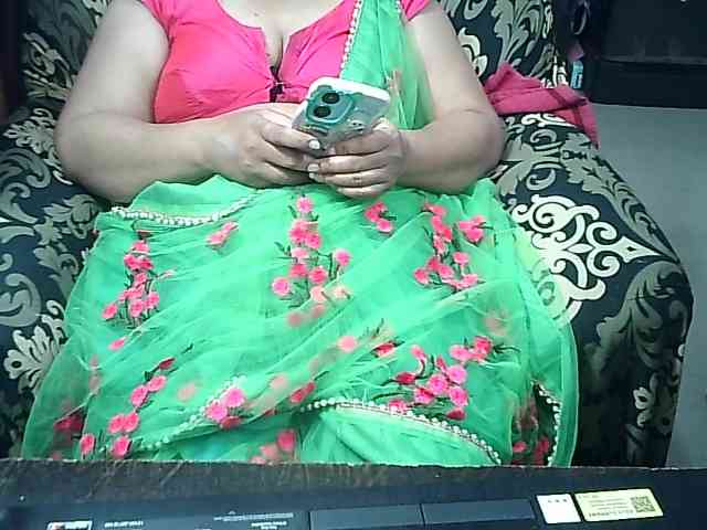 Indianbhabhimilf40 webcam