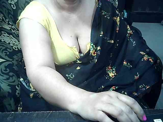 Indianbhabhimilf40 webcam