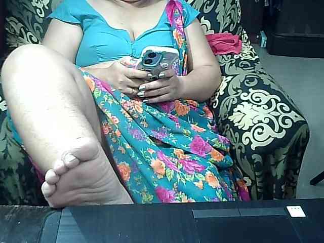 Indianbhabhimilf40 webcam