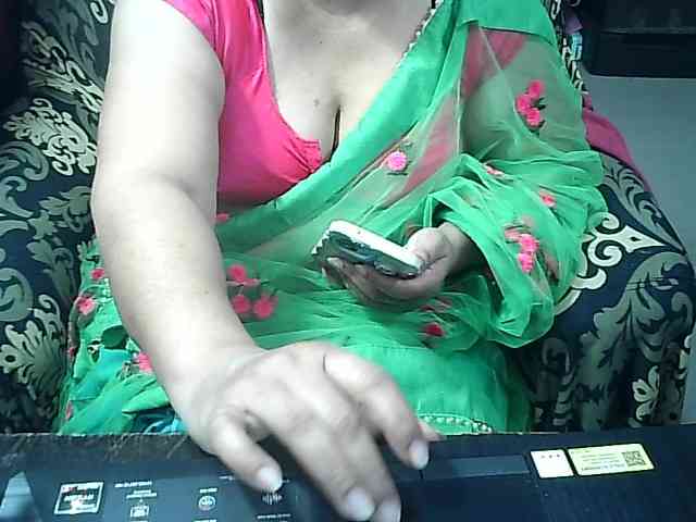 Indianbhabhimilf40 webcam