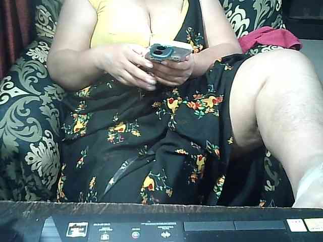 Indianbhabhimilf40 webcam